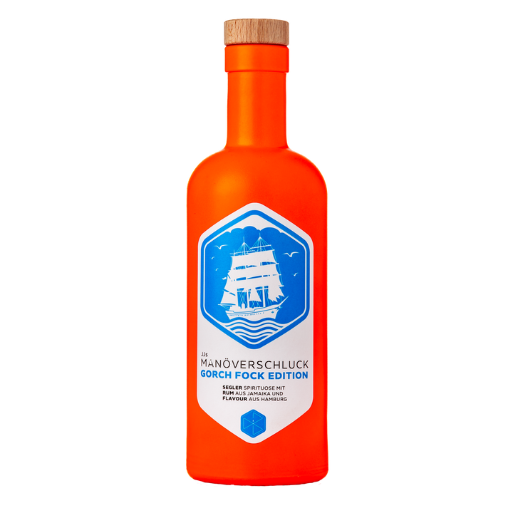 Orange Flasche. Als Sonderedition mit demSegelschulschiff Gorch Fock Silhouette im Logo von JJs Manöverschluck.
